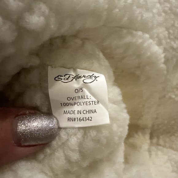 Ed Hardy Fleece Bucket Hat, Skull, Roses & Cross Embroidered Design Ivory NEW - Picture 5 of 5